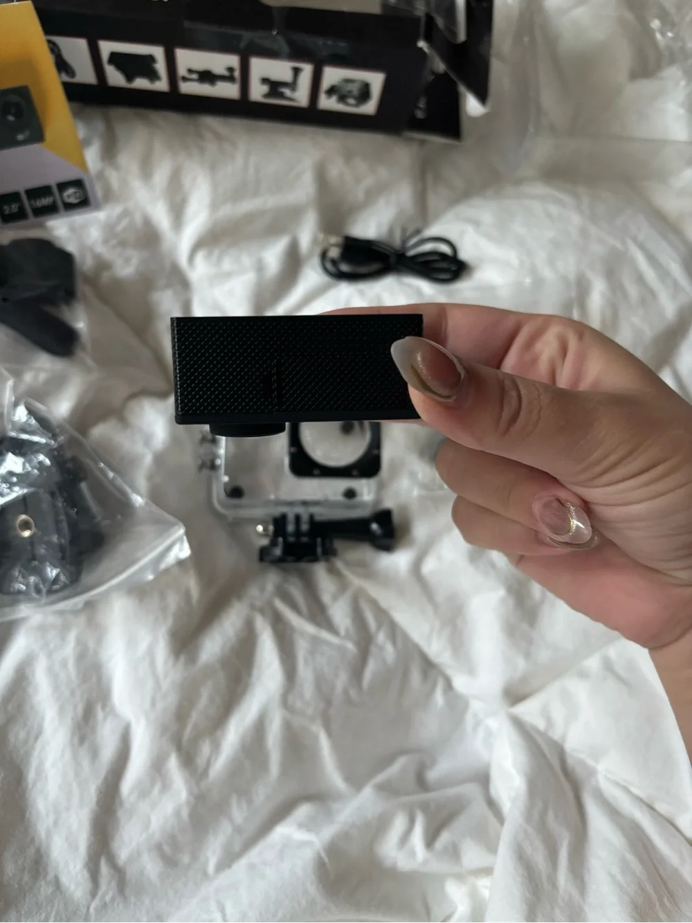 Waterproof Underwater Sports Camera / DashBoard Camera with attachments and Case